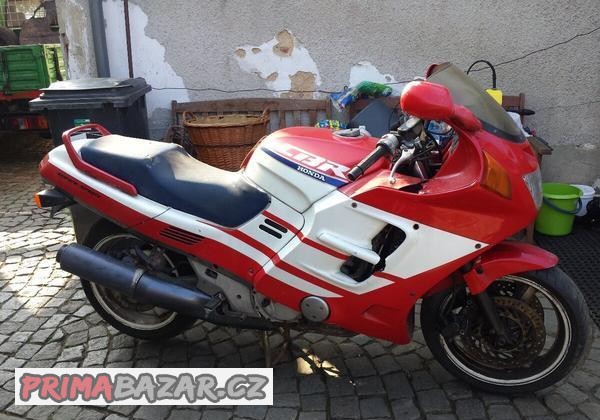 honda-cbr-1000f-sc24