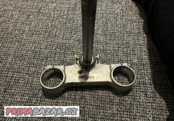 spodni-vrchni-bryle-aprilia-rs-125-06-12