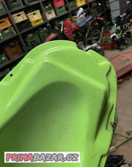 kawasaki-zx7r