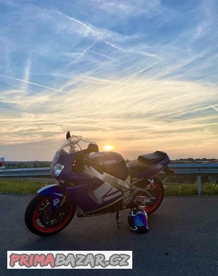 yamaha-yzf-750-r