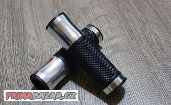 cnc-gripy-rukojeti-na-moto-atv-skutr-nove-stribrne