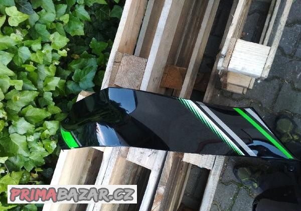 Kawasaki zx10r plast na nádrž