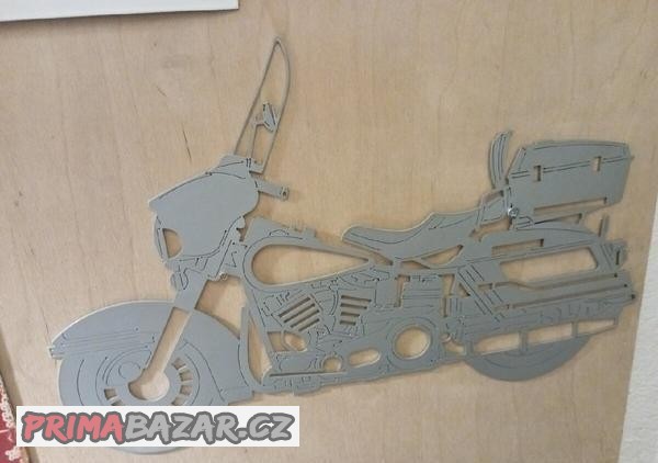 harley-davidson-vypaleny-z-plechu