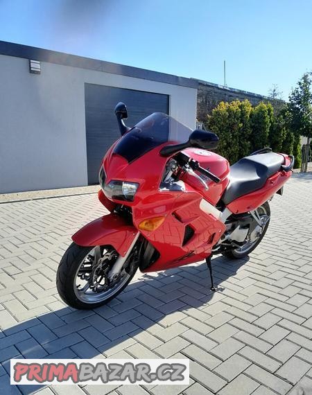 honda-vfr-800-rc46