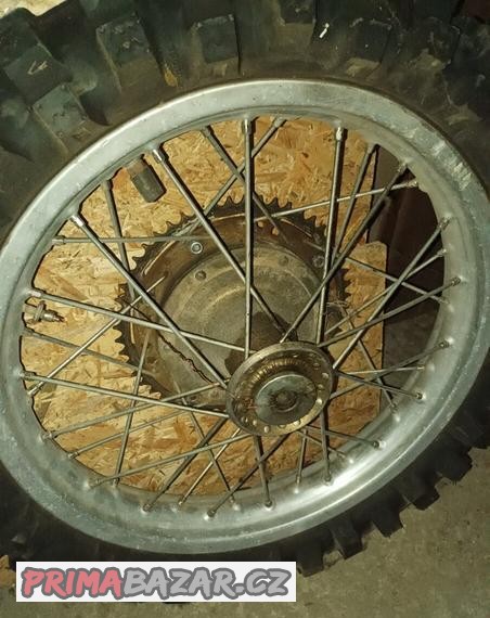motocross-cz-250-513-zadni-kolo
