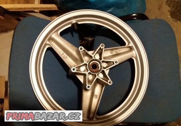 honda-cbr-1000f-sc21-predni-kolo-top-stav