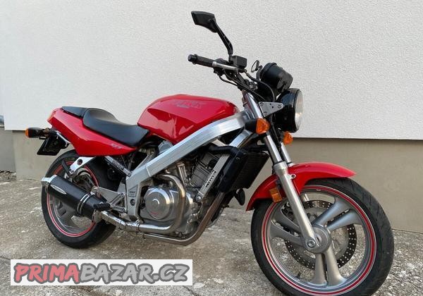 honda-nt-650-hawk-gt-pekny-original-stav
