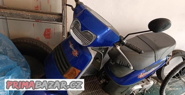 moped-hero-50