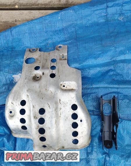 yamaha-xt-600-z-tenere-drzak-a-kryt-motoru