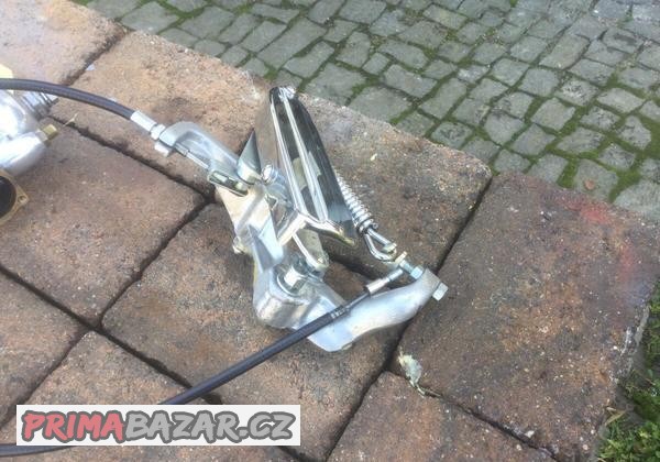 harley-davidson-panhead-linkert-karburator-a-rucni-spojka