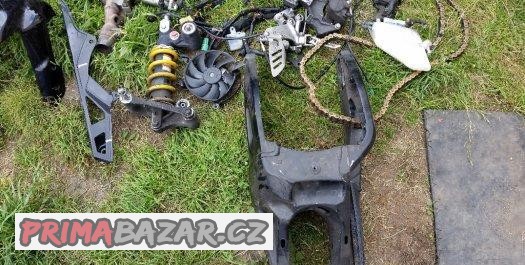 suzuki-gsxr-750-k8-dily