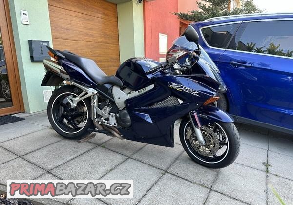 honda-vfr-800-v-tec