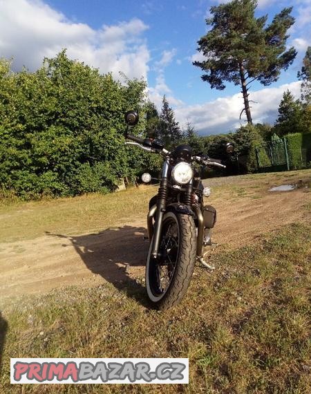 triumph-bobber