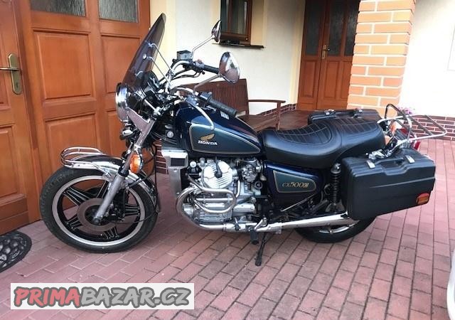 zachovala-puvodni-honda-cx-500-c