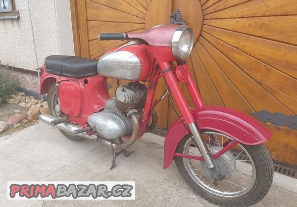 jawa-350-360-panelka-r-v-1967-s-doklady