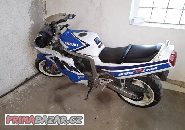 suzuki-gsx-r-750
