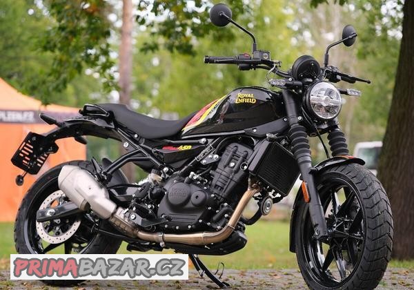 royal-enfield-guerrilla-450-playa-black