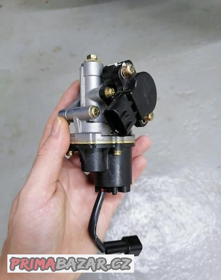 yamaha-yzf-r1-2006-motorek-klapek-s-tps-senzorem