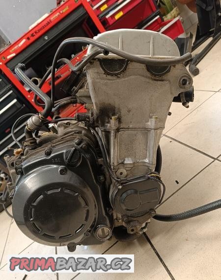 motor-kawasaki-zxr-750