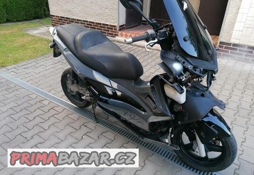 aprilia-sr-max-125