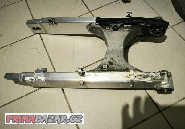 zadni-kyvna-vidlice-honda-varadero-xl-1000-sd01