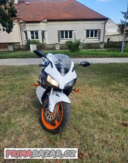 honda-fireblade-najeto-jen-2230km