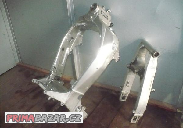 suzuki-gsx-r-600-02-dily