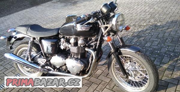 triumph-thruxton-900