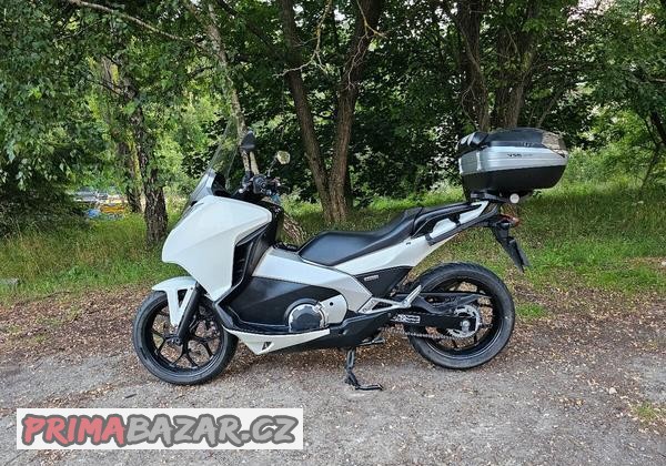 honda-integra-700-abs-r-v-2013