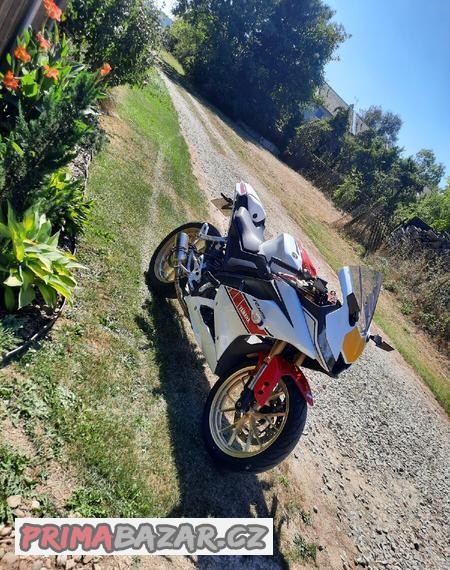 yamaha-yzf-r125-60th-anniversary