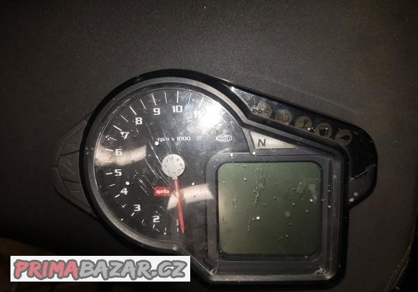 Predam budiky na aprilia rsv 1000r