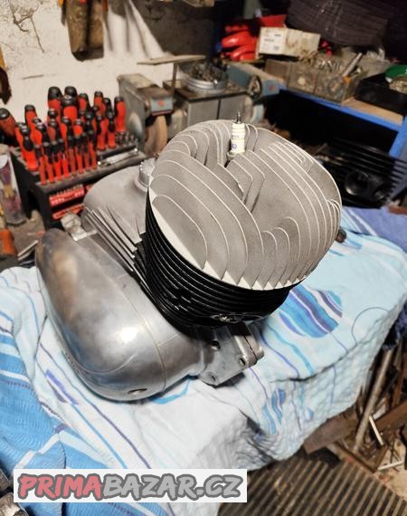 motor-jawa-250