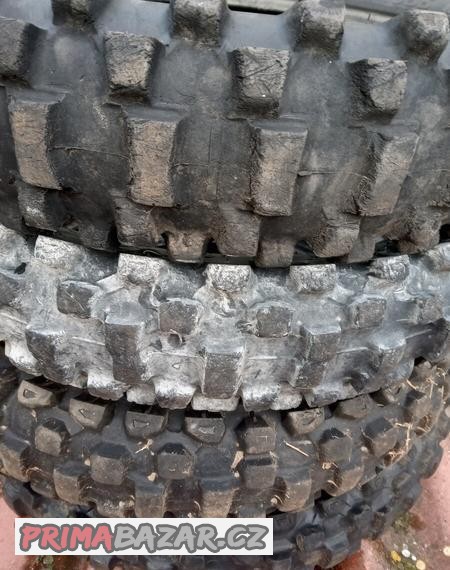 motocross-pneumatiky