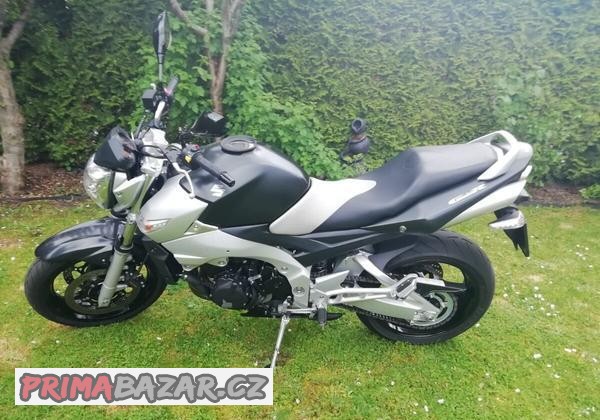 suzuki-gsr-600-r-v-2006