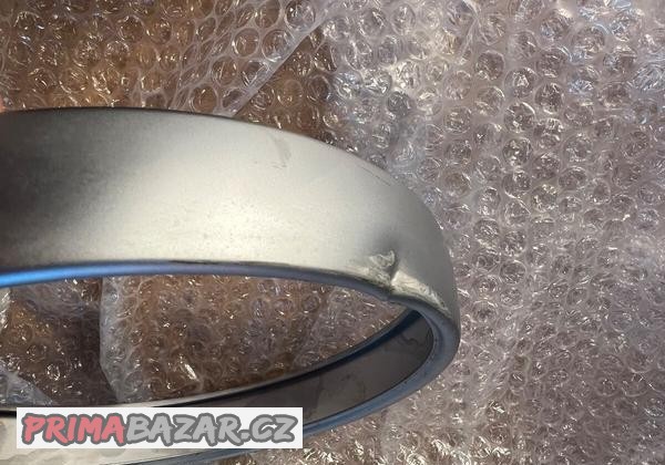 BMW r nineT ramecek predniho svetla poskozeny k opraave