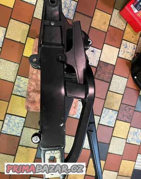 kyvna-vidlice-na-honda-cbr600rr-pc37-05-06