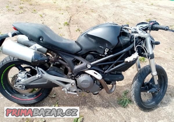 ducati-monster-696-na-nd