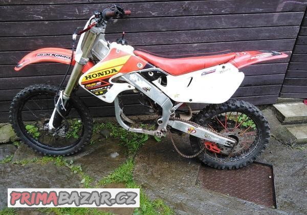 rozprodam-po-dilech-hondu-cr-250-1997
