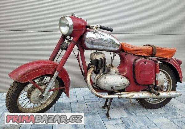 jawa-250-kyvacka-typ-353-s-doklady