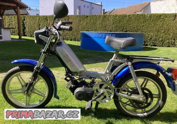2-x-moped-peugeot-vogue