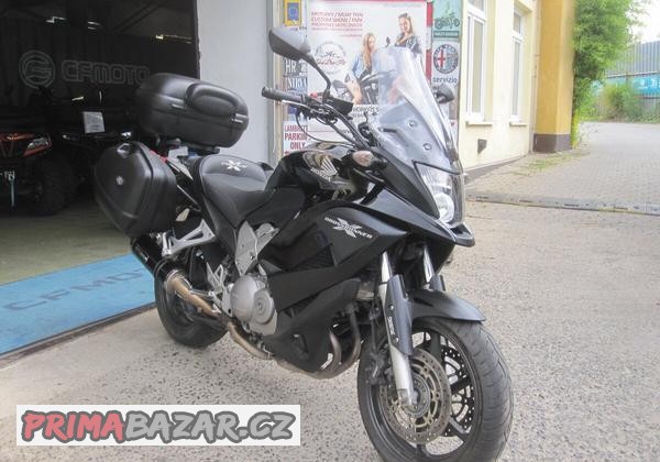 honda-vfr-800x-crossrunner-turisticka-vybava