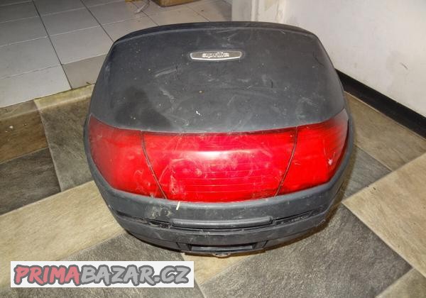 kufur-ulozny-box-nosic-pro-helmu-na-motorku-aprilia