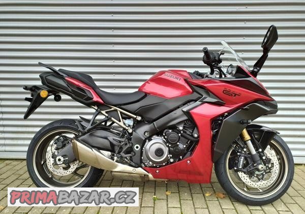 suzuki-gsx-s-1000-gt-cervena