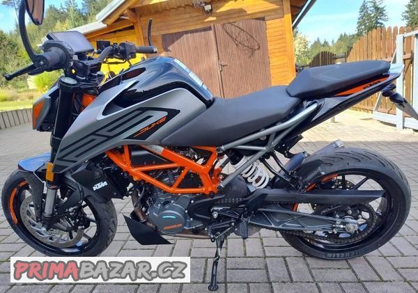 ktm-duke-125-rok-2023