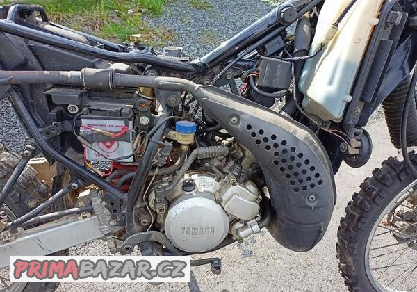yamaha-dt-125r-motor-v-chodu