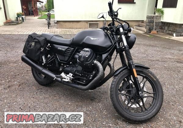 moto-guzzi-v7-stone-2018