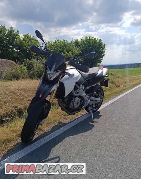 aprilia-dorsoduro-750