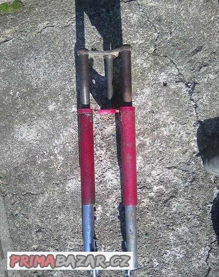 cz-175-450-p-vidle-podsedlove-plechy-s-prolisi-hlava-drzak