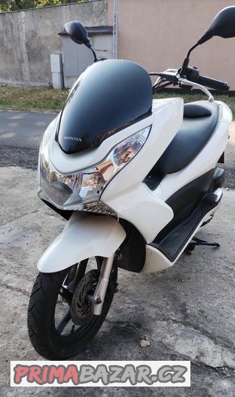 skutr-2011-honda-pcx-125-najeto-okolo-23tis-km