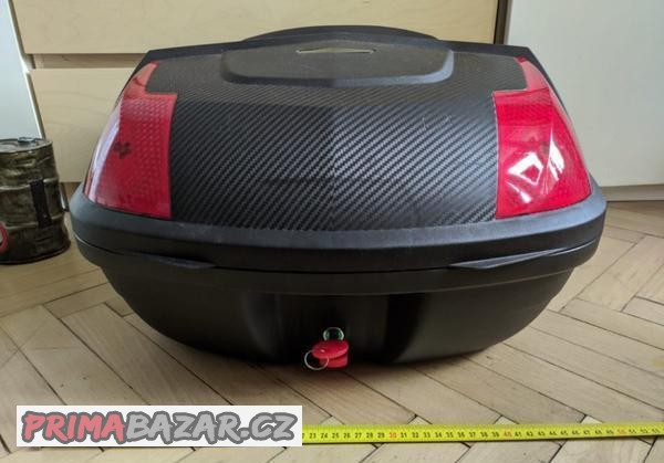 kufr-s-operkou-na-motorku-pro-2-helmy-system-givi
